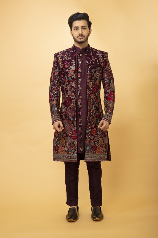 VINATGE MAROON FLORAL MOTIF DESIGN