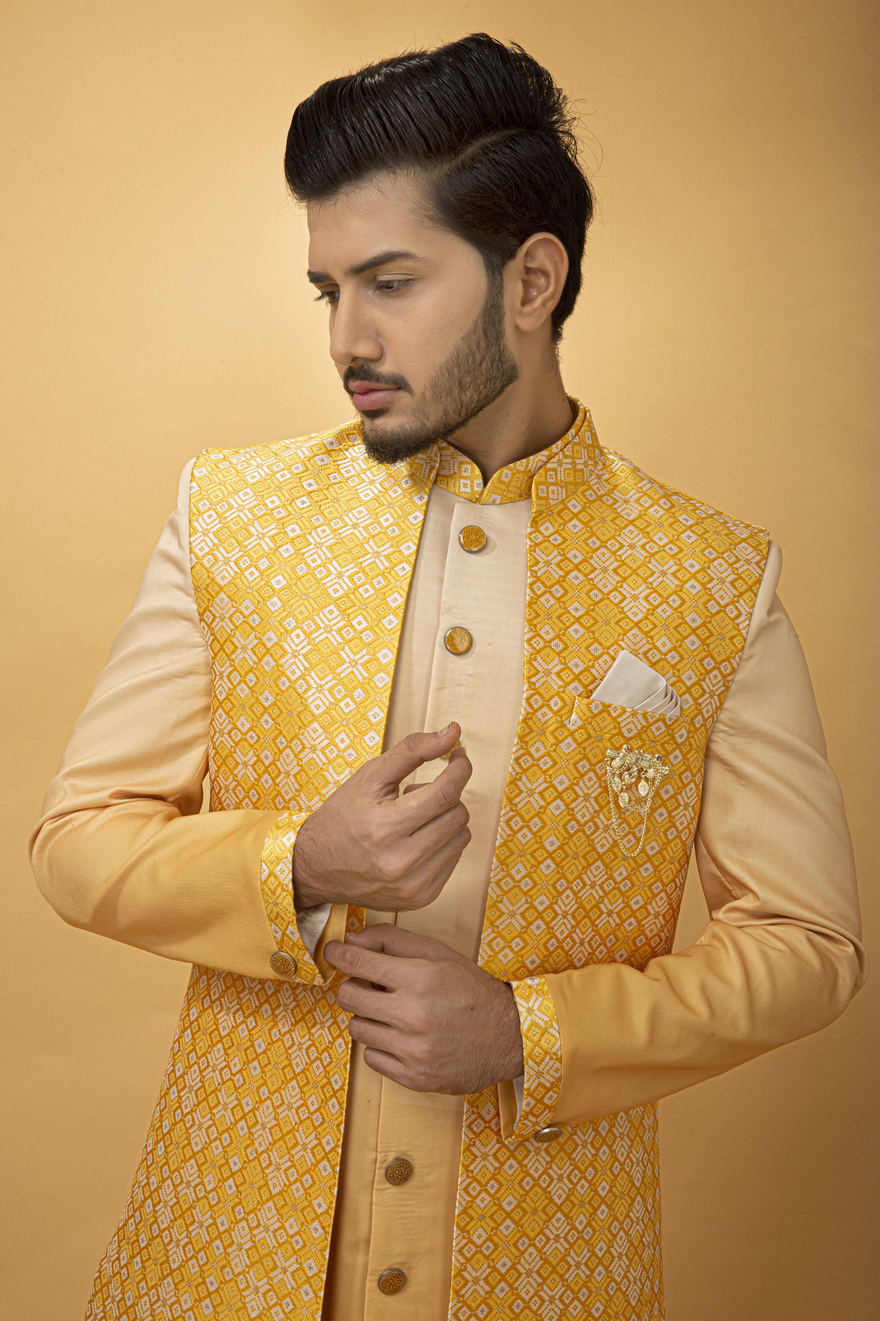 YELLOW GEOMETRY  JACKET WITH OMBRE NAWABI