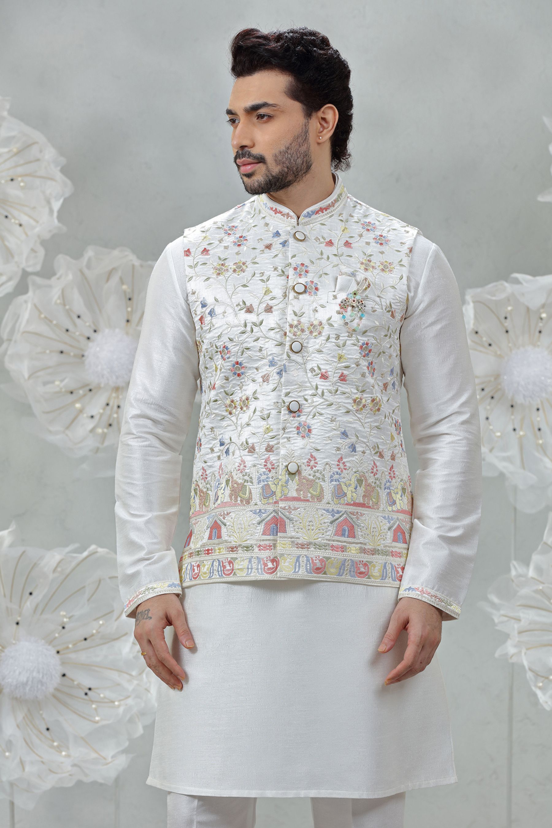 GEOMETRICAL EMBROIDERED KURTA JACKETSET