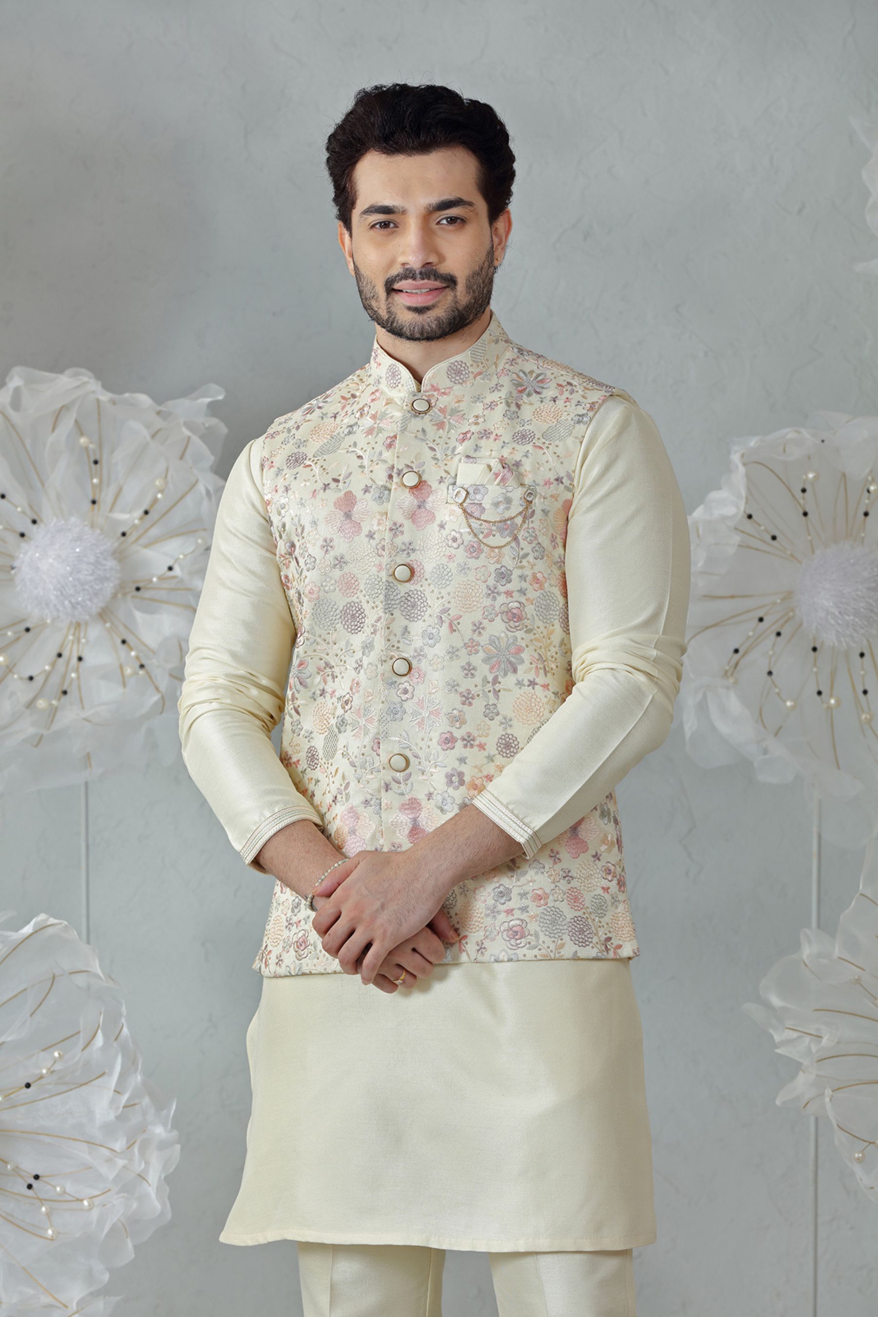 CREAM EMBROIDERED JACKETSET